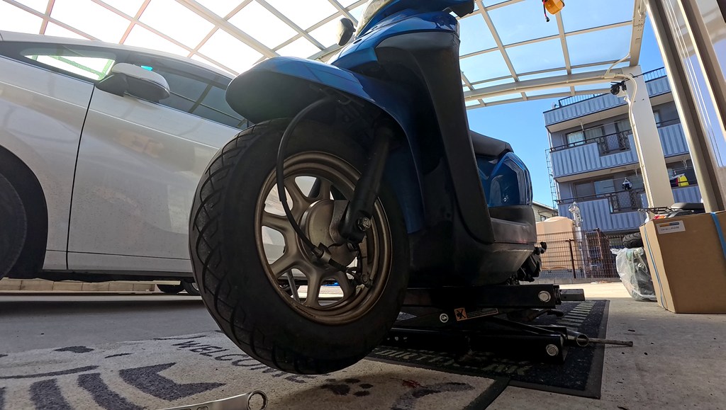 フロントフォークの取り外し