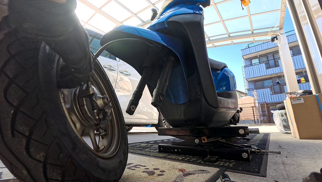 フロントタイヤの取り外し