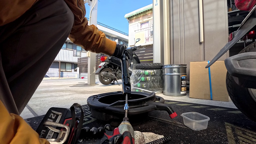 インナーチューブを抜く