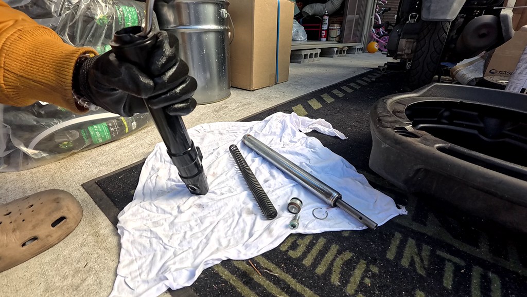 オイルシールの取り外し 打ち込み【最重要】